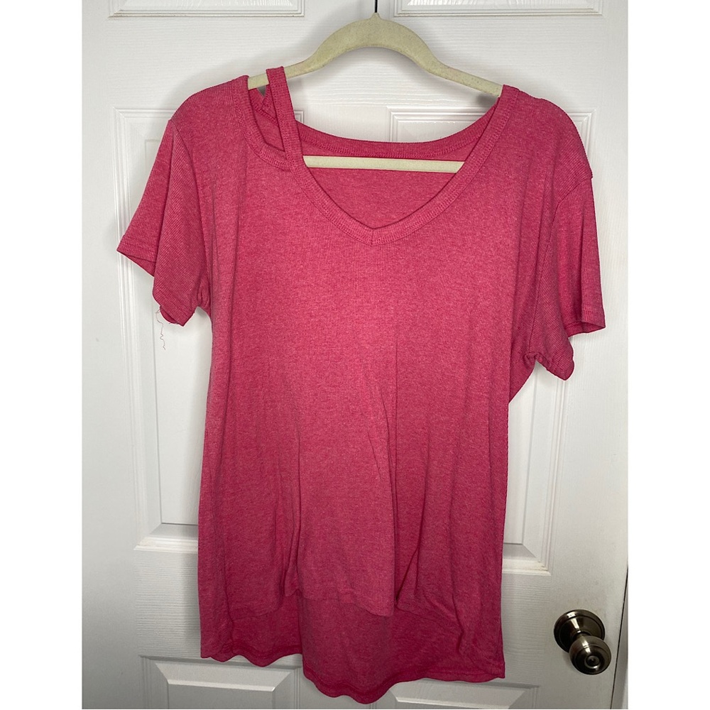 Pink tee